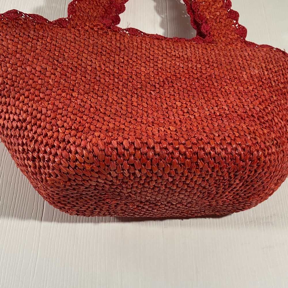 Chic Red Woven Tote Bag - Picture 11 of 11